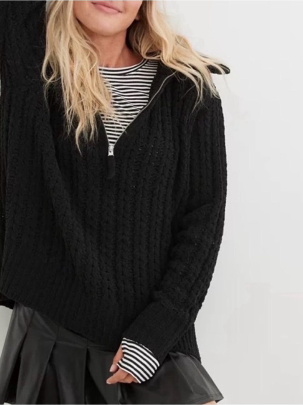 Aerie Quarter Zip Cable Car  Sweater in Navy Size Medium